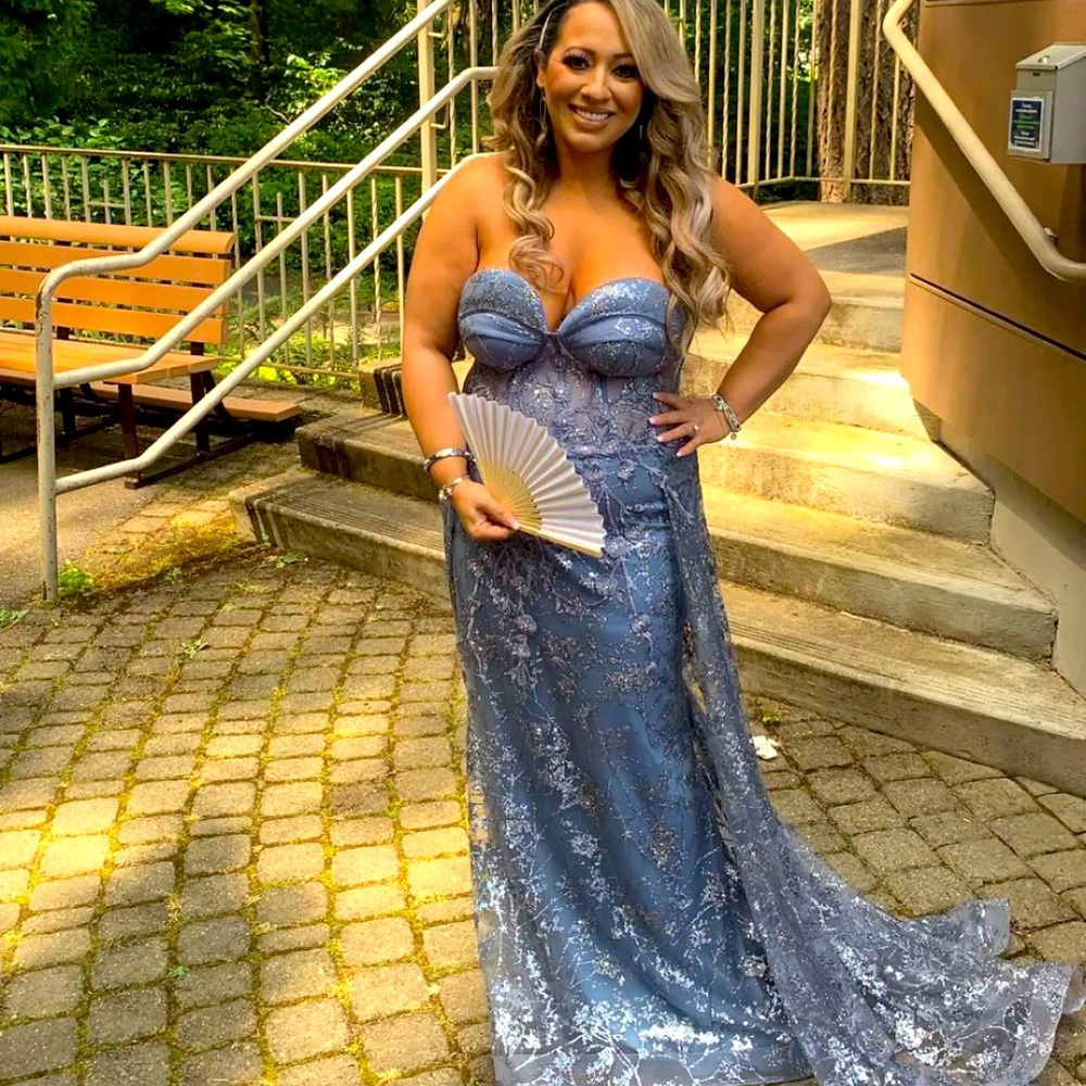 Light Blue Bridesmaid/Prom dress with train skirt! Size XL